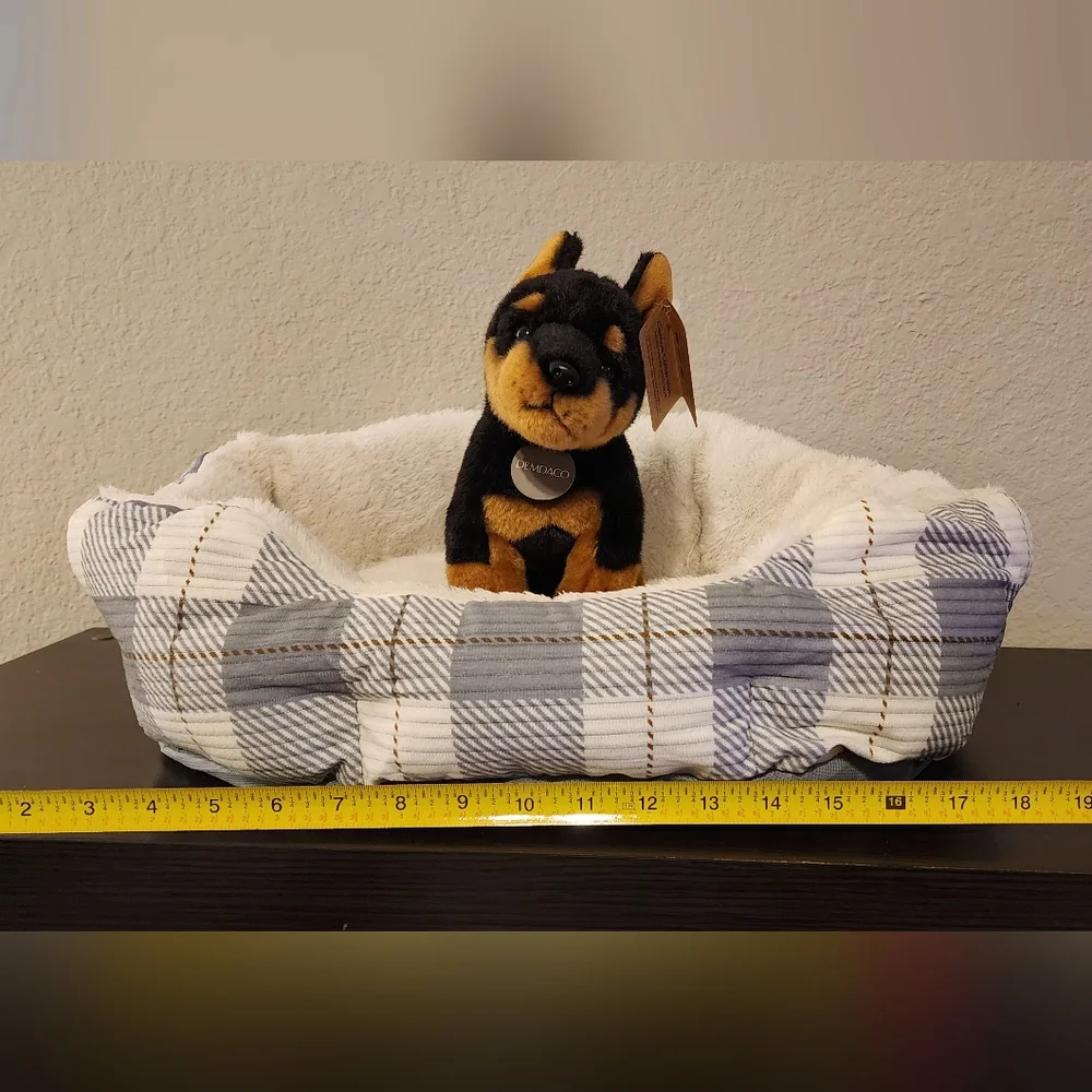 Cozy Plaid Pet Bed